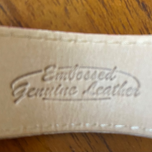 Pink Talbots Womans Watch NWT - Picture 9 of 11